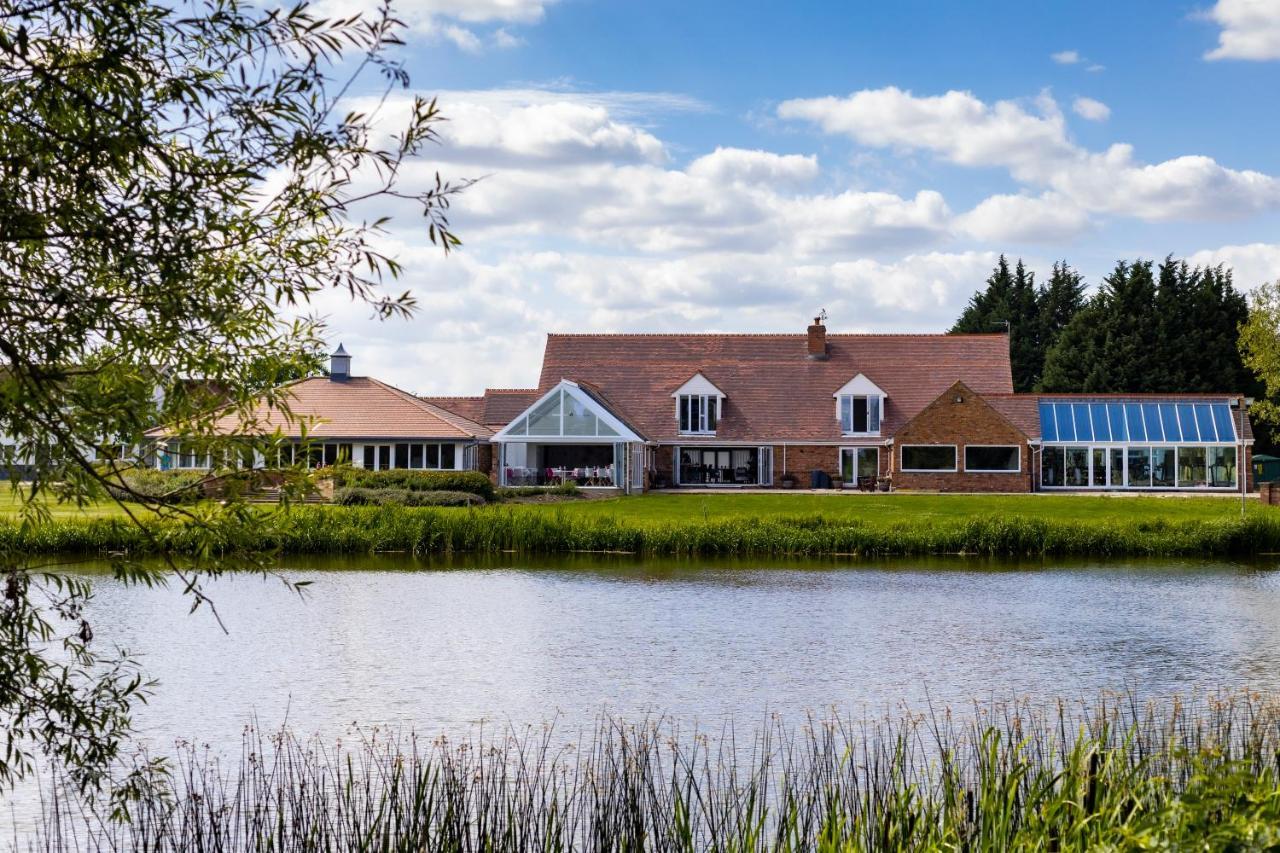 Kingfisher Hotel, Golf And Country Club Milton Keynes Zewnętrze zdjęcie