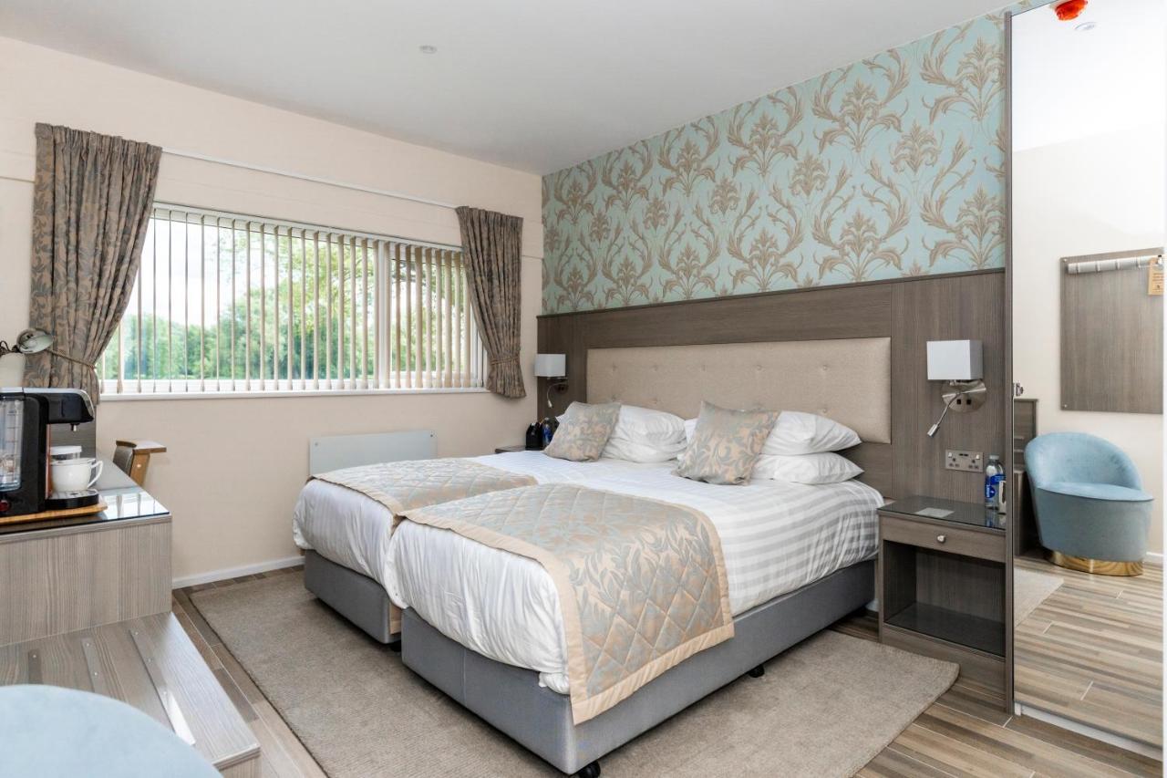 Kingfisher Hotel, Golf And Country Club Milton Keynes Zewnętrze zdjęcie